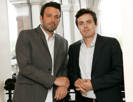 Ben Affleck is the good-looking one on the left, Casey Affleck appears in this movie.